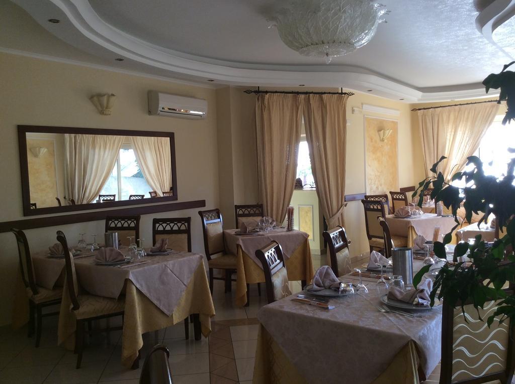 Cridda Hotel & Restaurant Gizzeria Exterior photo